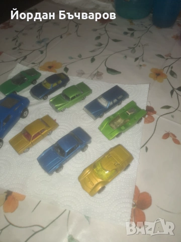 Колекционирам (търся) стари метални Мачбокс колички, снимка 4 - Коли, камиони, мотори, писти - 53315807