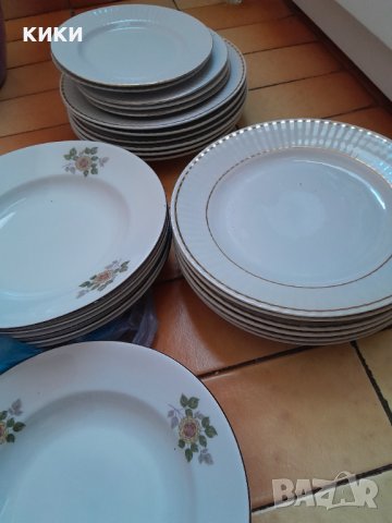 Сервиз за хранене Порцелан , снимка 2 - Сервизи - 39639526