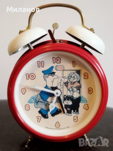 Стар механичен будилник, настолен часовник