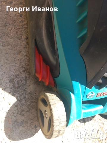Косачка Bosch, снимка 4 - Градинска техника - 51772544