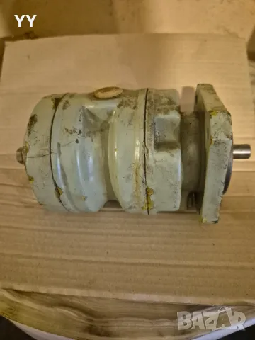 Помпа хидравлична пластинчата 3БГ12-41А, снимка 3 - Водни помпи - 48659316