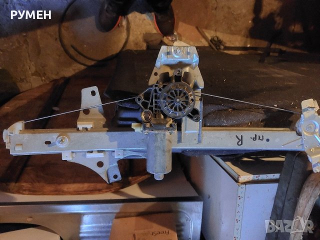 Toyota Avensis 2.0 TD, снимка 15 - Автомобили и джипове - 20478936