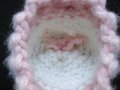 Ръчно плетена шапчица от дебела вълна екрю розово, снимка 2