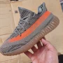 adidas YEEZY BOOST 350 V2 "Beluga Reflective" номер 43 ,5-44 оригинални маратонки , снимка 7