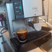 Кафемашина Делонги с ръкохватка с крема диск, работи перфектно и прави супер кафе , снимка 3 - Кафемашини - 40732504
