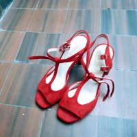 НОВИ токчета в яркочервен цвят, снимка 1 - Дамски обувки на ток - 32753058