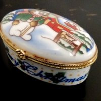 Порцеланова малка бижутерна кутийка с Коледни мотиви, снимка 1 - Коледни подаръци - 27214034
