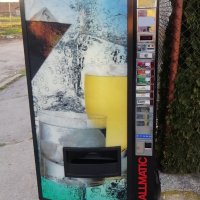 Вендинг машина за студени-безалкохолни напитки