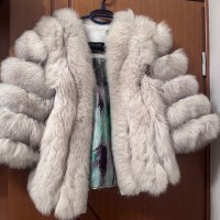 Палто от лисица, снимка 1 - Палта, манта - 40409477