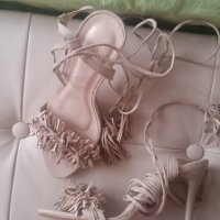 Обувки, снимка 4 - Дамски обувки на ток - 28175330