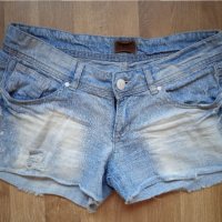 Дънкови панталонки , снимка 1 - Къси панталони и бермуди - 33523245