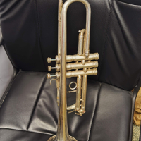 Hirsbrunner Sumiswald B-trompete - Б Тромпет с твърд куфар /Switzerland/, снимка 4 - Духови инструменти - 44860136