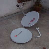 Сателитна чиния чинии мачта за сателитна телевизия, снимка 1 - Приемници и антени - 27858950