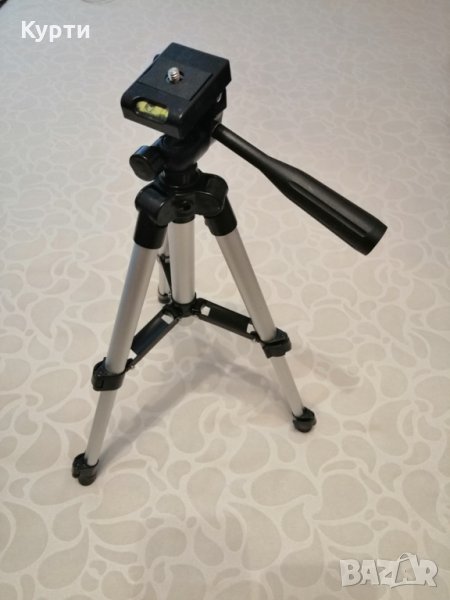 НОВ Универсален сгъваем статив за фотоапарат,камера,телефон , снимка 1