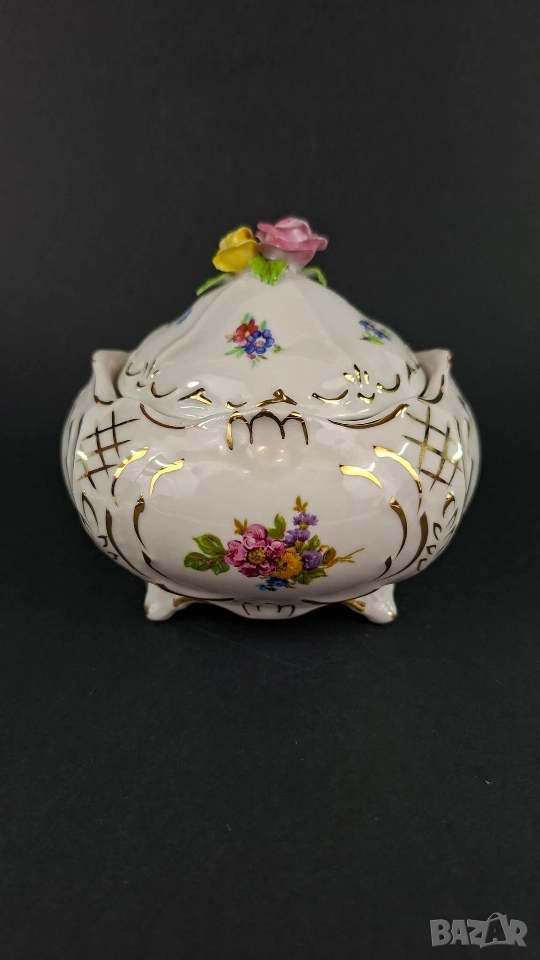 Бижутерка с флорална декорация и 3Д рози KPM, снимка 1