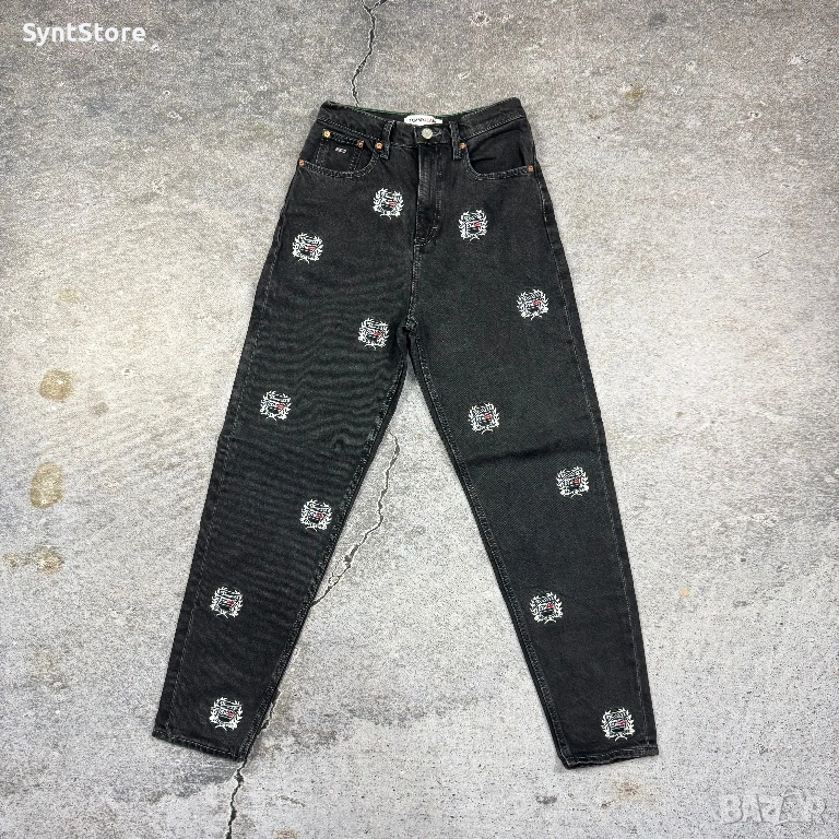 Tommy Jeans Ultra High Rise Tapered "Mom" Jeans – Черен деним с бродерия, снимка 1