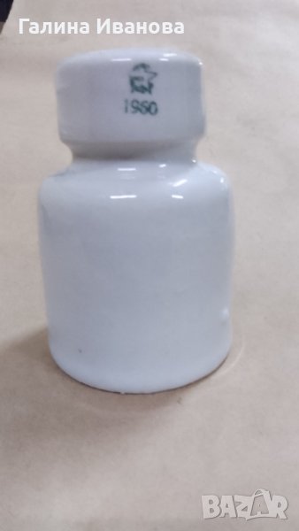 Малък порцеланов изолатор за ниско напрежение , снимка 1