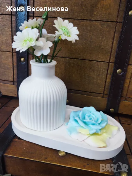 Комплект ваза с цветя и ароматна свещ във формата на цвете, снимка 1