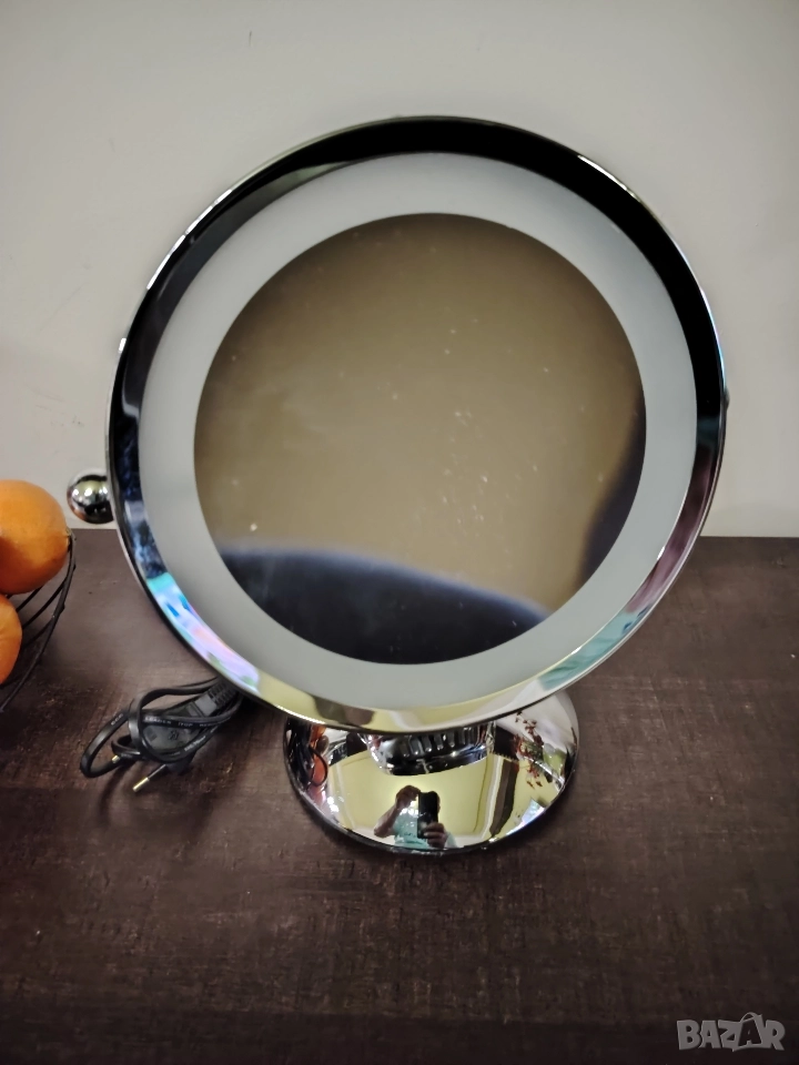 Козметично огледало увеличаващо със сензорно осветление, снимка 1