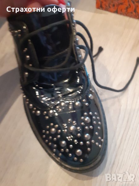 Обувки черни с капси на платформа, снимка 1