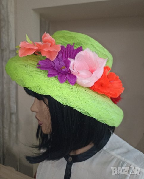 Екзотична шапка с периферия , снимка 1