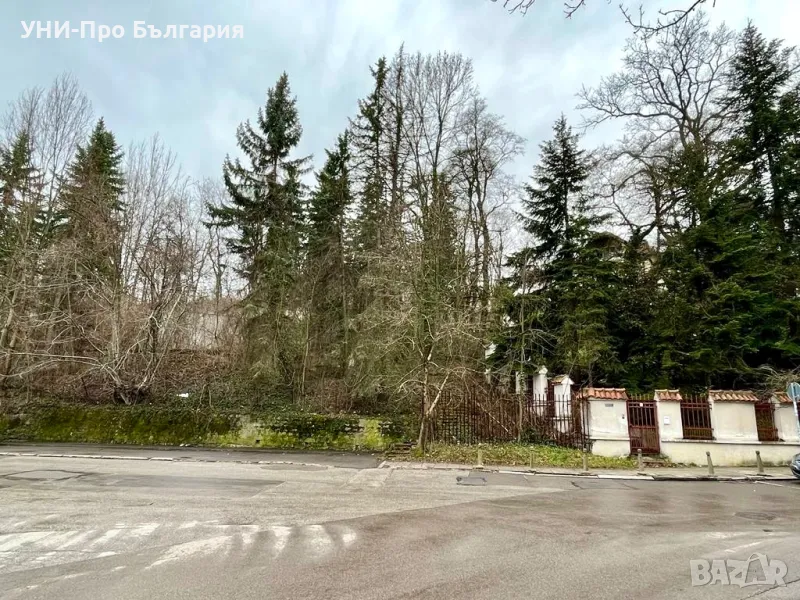 Продава уникален парцел в топ центъра на Банкя, снимка 1