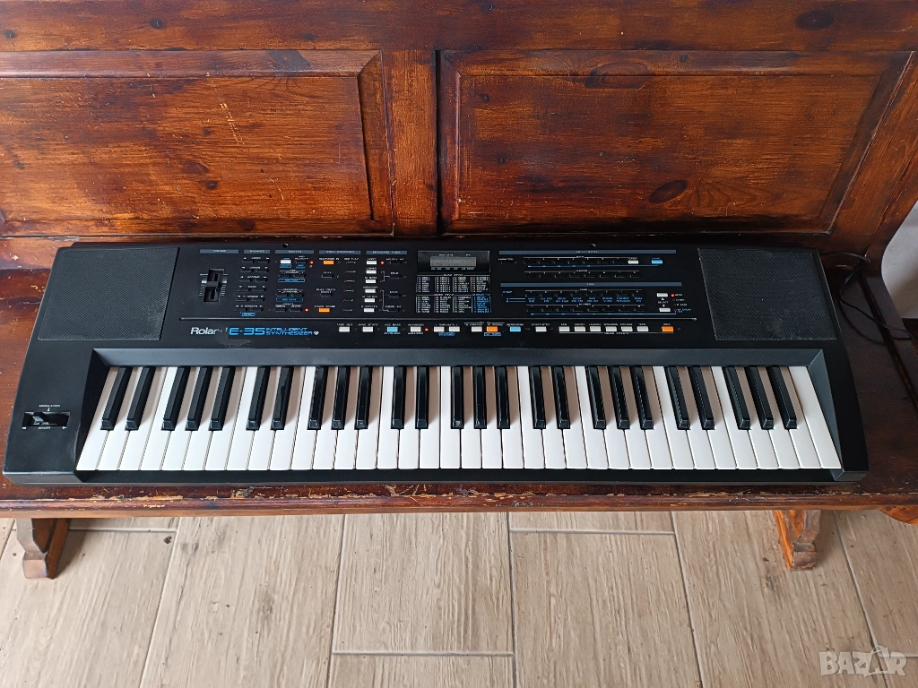 Синтезатор Roland E35, снимка 1