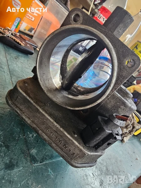 дроселова клапа VW BORA CADDY GOLF POLO 1.9 SDI 038128063A, снимка 1