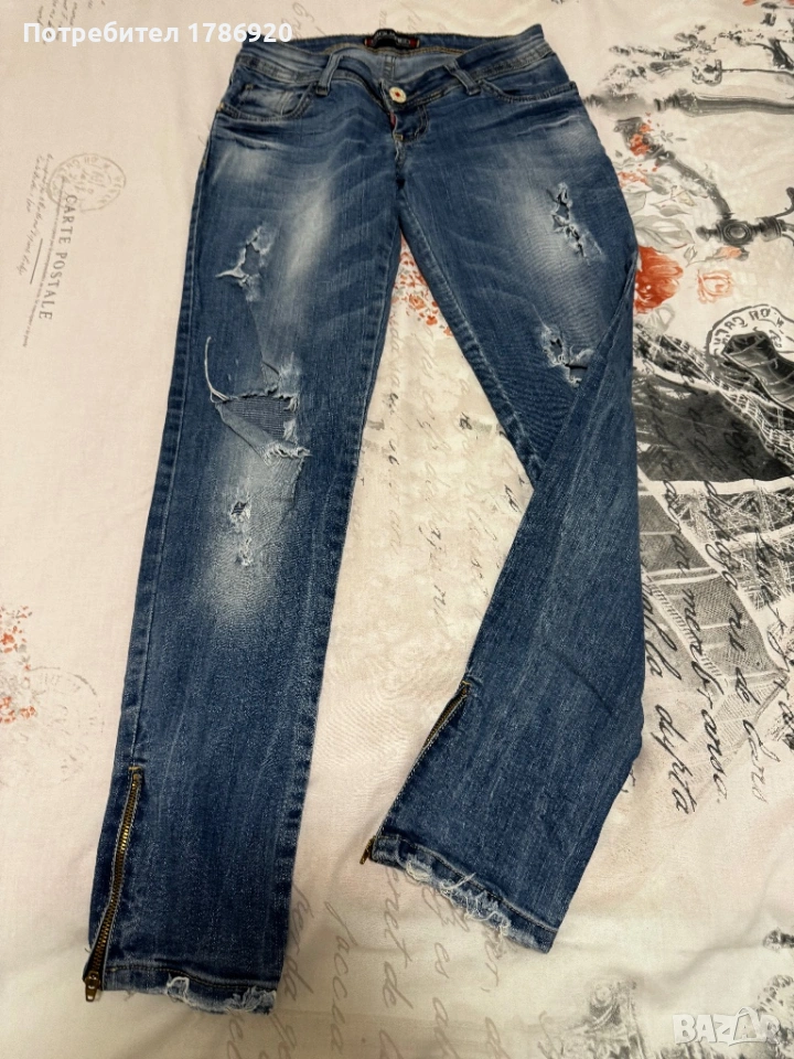 Стилни дънки в стил DSQUARED с модерен distressed дизайн., снимка 1