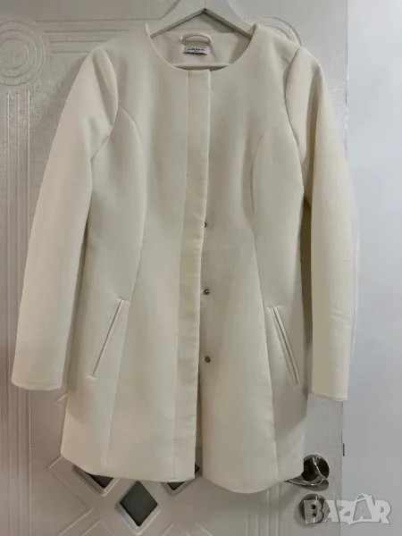 Бяло палто, снимка 1