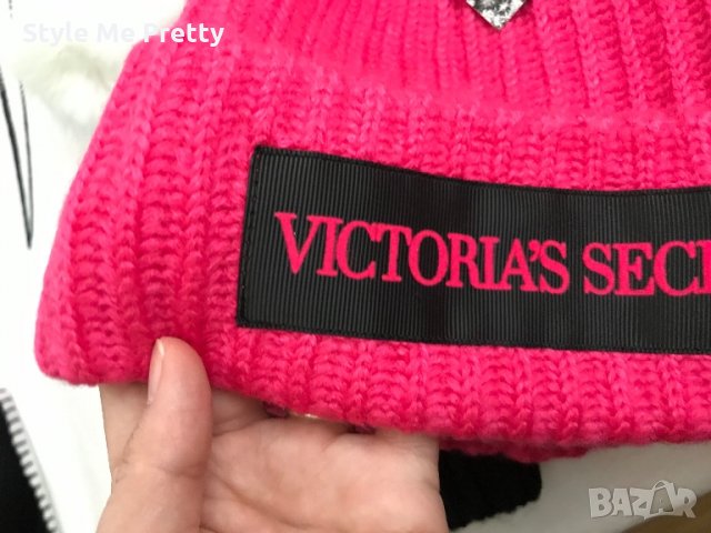 Оригинална шапка или шал Victoria’s Secret Pom Pom , снимка 4 - Шапки - 27276803
