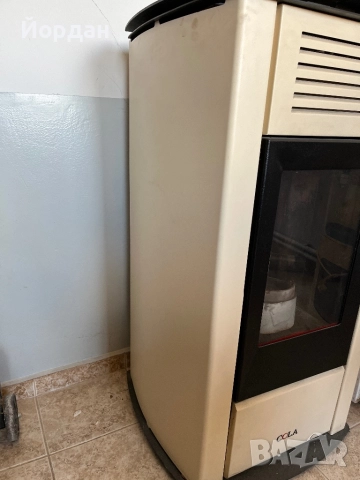 Пелетна камина COLA използвана, снимка 2 - Отоплителни печки - 51771389