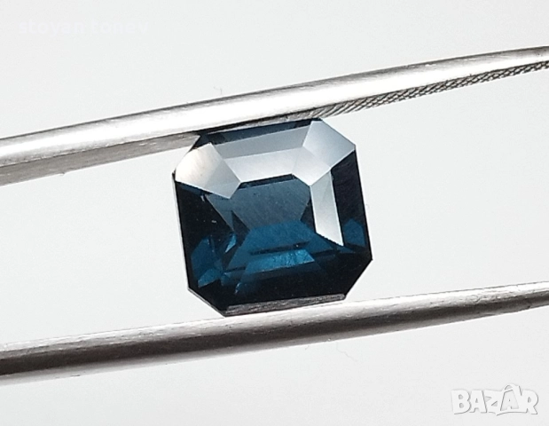 Магнетичен шпинел с наситен цвят 3.72кт.! Сертифициран! Нов!, снимка 6 - Други - 52338974