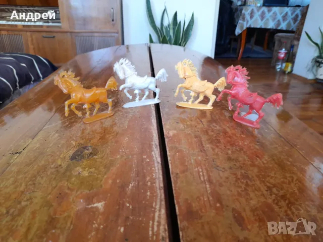 Стари фигурки Индиански кончета