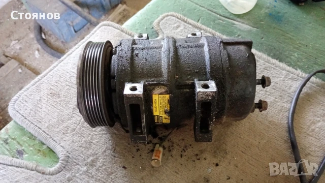 Компресор климатик Volvo V70 p2 , снимка 2 - Части - 50837532