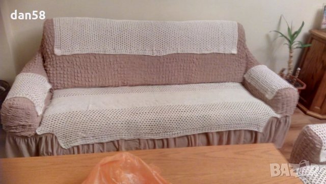Ръчно плетена на 1 кука кувертюра за троен диван и 2 фотьойла, снимка 1 - Други - 26773338