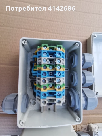 Разклонителна кутия SCAME с щуцери за открит монтаж , снимка 7 - Разклонители и удължители - 52961056