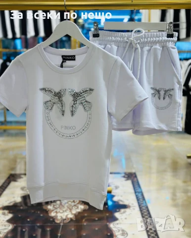 Pinko Дамски Летен Комплект С Лого Със Шити Кристали👚🩳Дамски Къс Екип Пинко - 3 Цвята Код A607, снимка 2 - Спортни екипи - 50465814