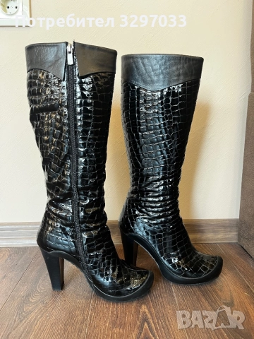 Дамски ботуши с висок ток