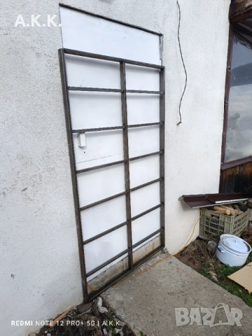 Продавам метална рамка за врата, ограда, легло, параван, парапет, снимка 3 - Входни врати - 53433179