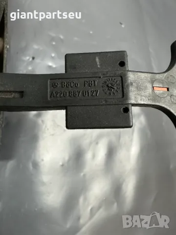 Заключалка Преден Капак за Мерцедес Mercedes-benz W220 A2208870127, снимка 2 - Части - 49138450