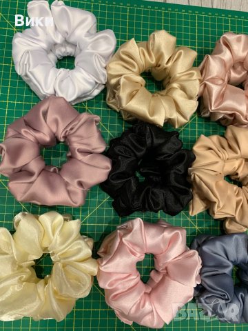 Скрънчи, ластик за коса от сатен, снимка 6 - Аксесоари за коса - 43300187