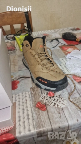 Продавам обувки оргинални на outdoor 