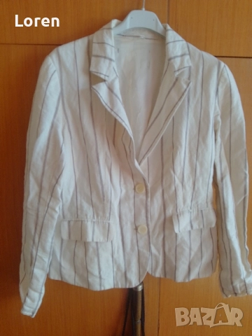 Подарявам!Бяло сако на кафеви раета