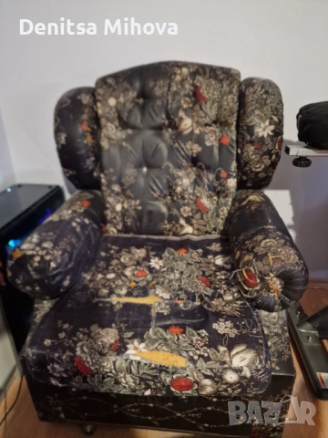 Подарявам фотьойл и табуретки, снимка 3 - Дивани и мека мебел - 53135004