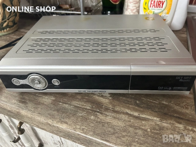 Сателитен приемник дигитален Sky Sat  Majestic , снимка 5 - Приемници и антени - 53065585
