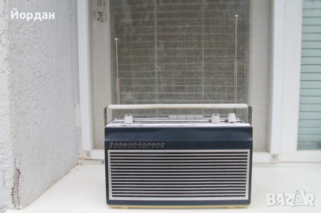 Радио ''Schaub Lorenz Weeekend 80 '', снимка 1 - Радиокасетофони, транзистори - 43007763