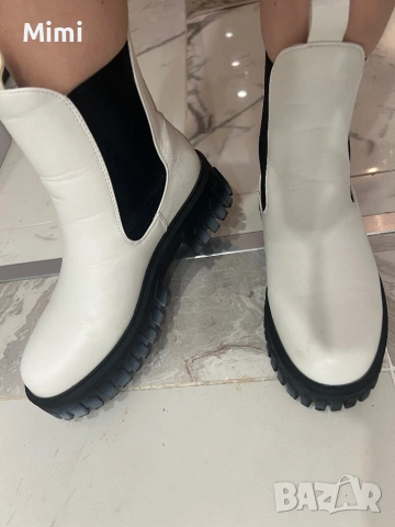 Кожени бели боти , снимка 4 - Дамски боти - 47804881