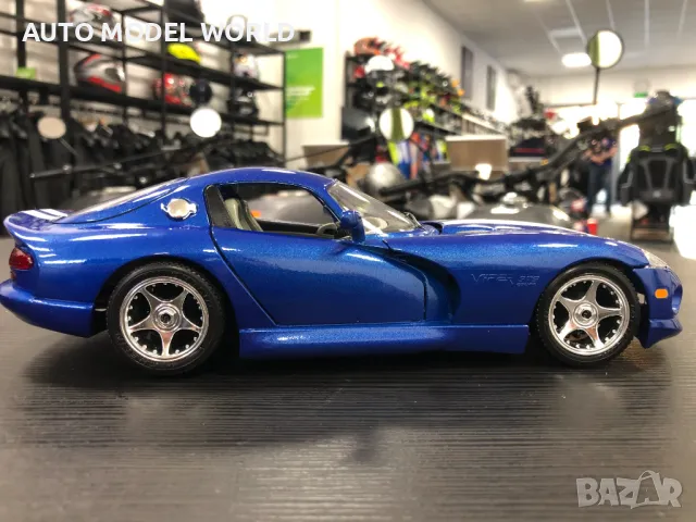 BBURAGO метална колекционерска количка DODGE VIPER SRT 1:18, снимка 2 - Колекции - 47379727