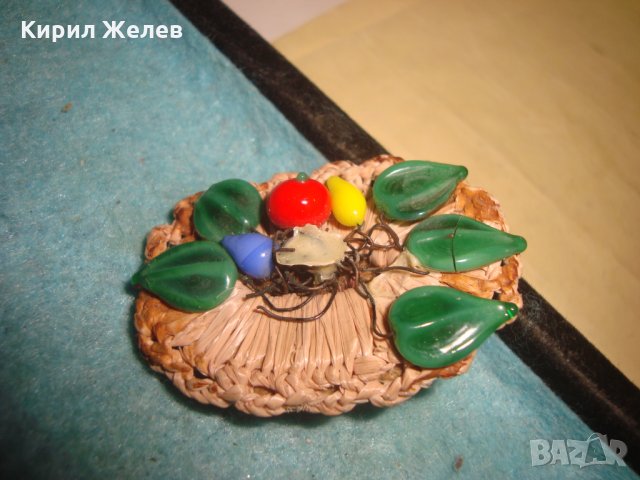 СТАРА ФЛОРАЛНА ПЛЕТЕНА ТЕКСТИЛНА БРОШКА ЦВЕТНА АРТ КЕРАМИКА РЪЧНА МАЙСТОРСКА ИЗРАБОТКА 12337